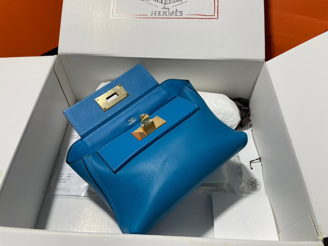 Hermes Kelly 2424 29cm Handbag in Turquoise Clemence Leather 